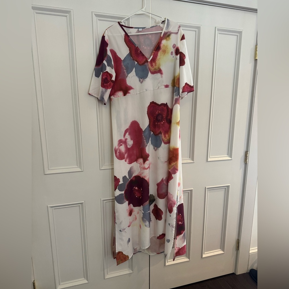 Pretty, flowy, long dress